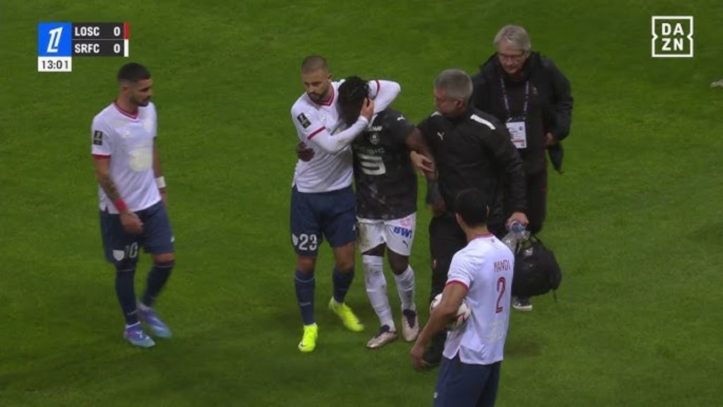 During Stade Rennais' match against Lille, Ghanaian defender Alidu Seidu sustains a major injury.