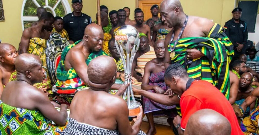 Asante Kotoko present new kit and Toyota Cup trophy to Otumfuo