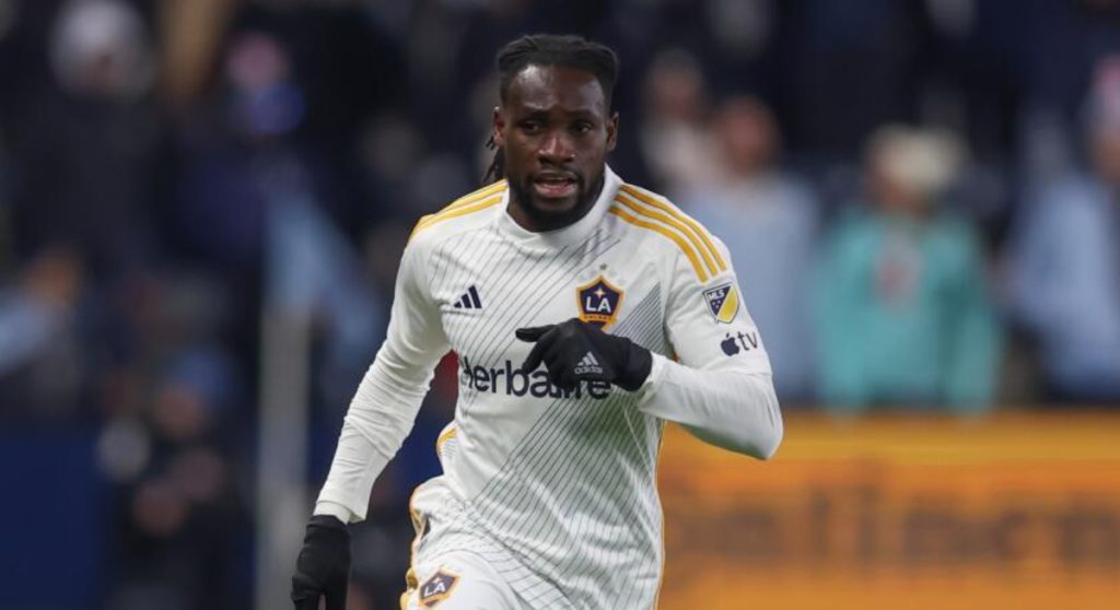 With a goal, Joseph Paintsil helps the LA Galaxy defeat the San José Earthquakes.
