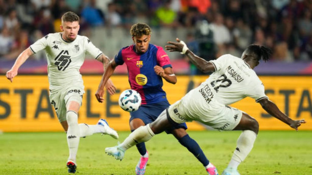Mohammed Salisu heaps praise of Barcelona teen Lamine Yamal