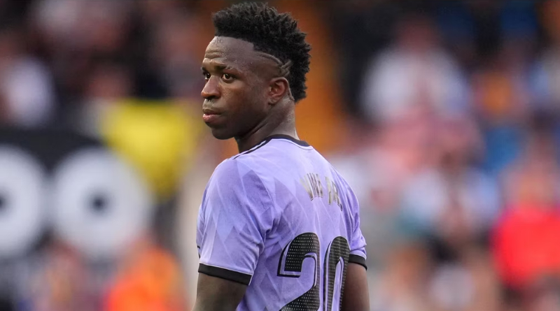 Vinicius Jr reacts to Raphinha's message of support during Valladolid vs Barca